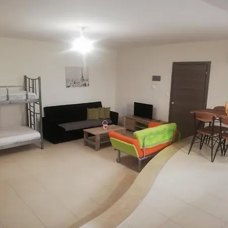 Stratos A Apartment